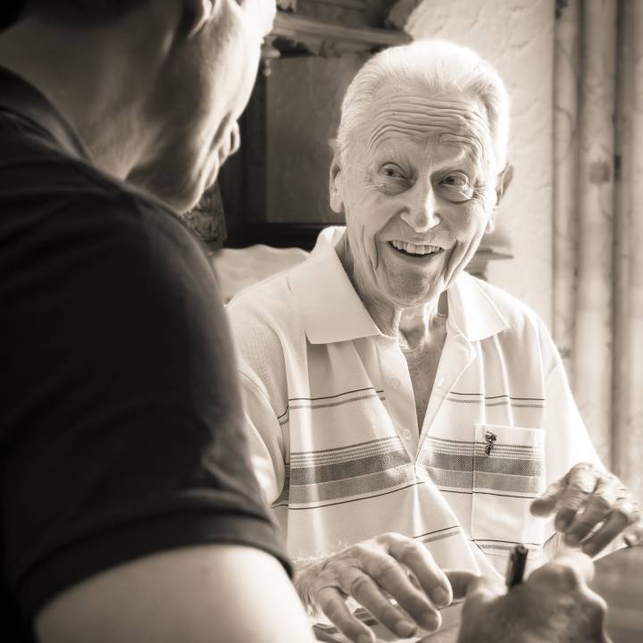 Aujourd'hui âgé de 97 ans, Jean Pommier nous raconte en détail son parcours horloger et comment il a développé le mouvement électrique de Lip.