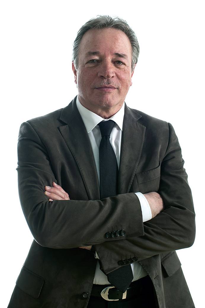 LA «GUERRE FROIDE» DES MOUVEMENTS