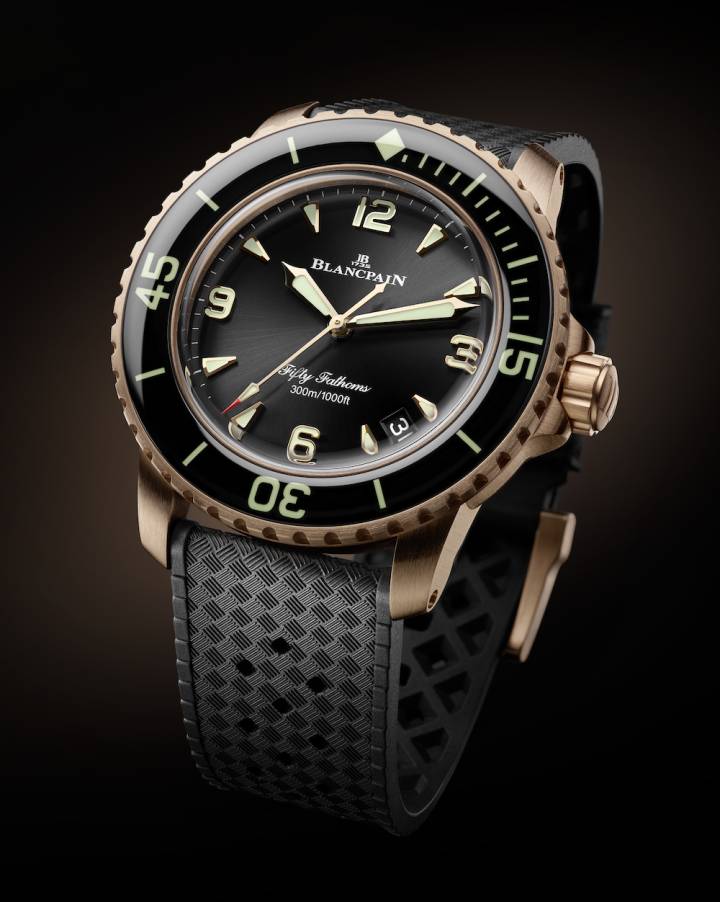 La marque horlogère Blancpain, étroitement liée au monde de la mer à travers la légendaire Fifty Fathoms, soutient les expéditions de Laurent Ballesta depuis une décennie. 