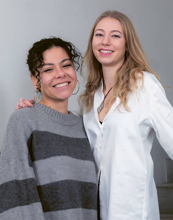 Iris Grondein et Léa Maniscalco