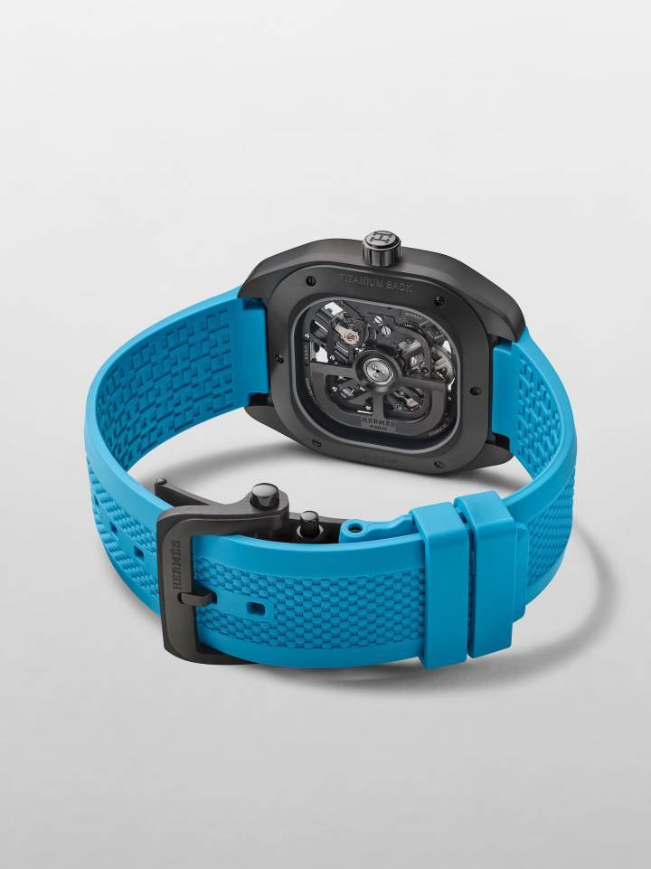 Hermès applique son sens du spectacle au squelette