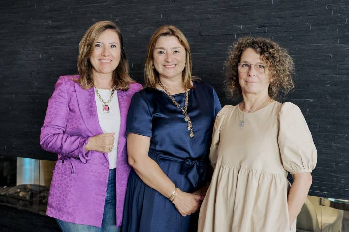 L'équipe Re-Luxury (de gauche à droite): Raffaella Rossiello, partenaire et directrice de la communication, Fabienne Lupo, fondatrice et CEO, Sophie Delétraz, partenaire et directrice créative