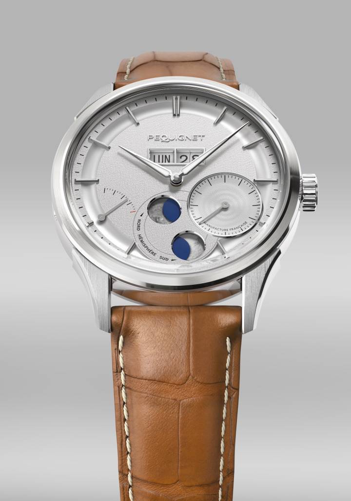 Depuis son lancement en 2011, la Royale Paris a été conçue pour accueillir le Calibre Royal de Pequignet. Elle a maintenant été intégralement retravaillée dans un diamètre de 39,5 mm.