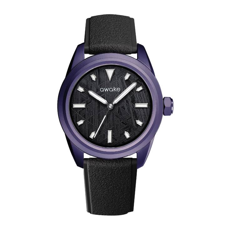 Signal tonique: l'horlogerie française en style estival