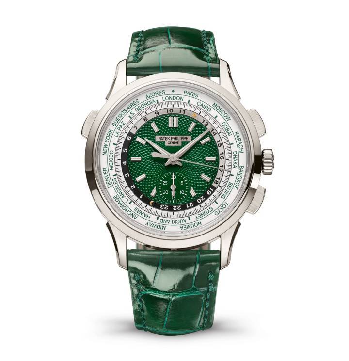 2016 – WORLD TIME CHRONOGRAPH REF. 5930 – 39,5 mm CALIBRE CH28-520 HU: Conjuguer et intégrer deux complications sophistiquées comme les indications World Time et les fonctions chronographiques représente un véritable défi. Avant cette Réf. 5930, cette intégration n'avait été accomplie qu'une seule fois dans une montre Patek Philippe datant des années 1940 (la Réf. 1416-1 HU). 