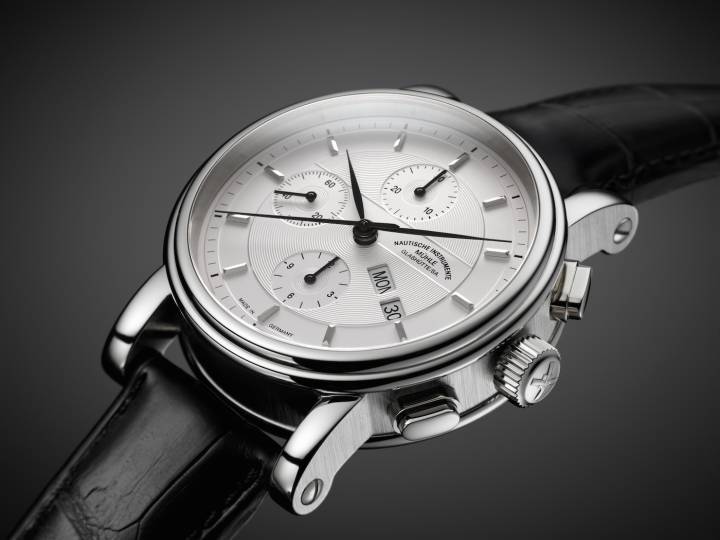Teutonia II Chronograph avec indication de la date et du jour de la semaine à 4 heures