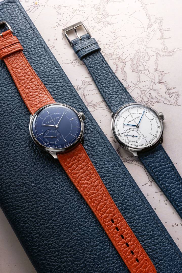 Avec sa petite seconde décentrée, signature visuelle inspirée des chronomètres marins historiques, la CIC 39 mm Longitude invite au voyage en deux séries de 12 pièces, l'une avec un cadran blanc, l'autre avec un cadran bleu cobalt.