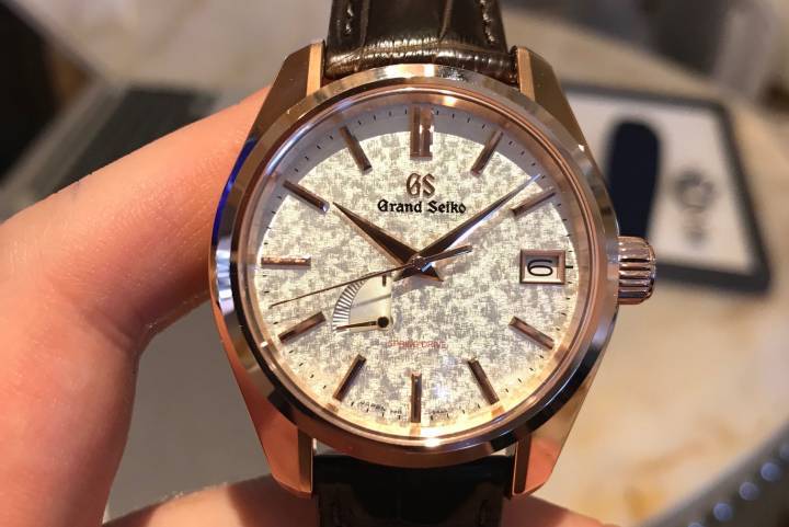 L'une des trois éditions limitées Grand Seiko Spring Drive 44G réservées au marché américain, avec le motif «Kabuki Kimono» sur le cadran