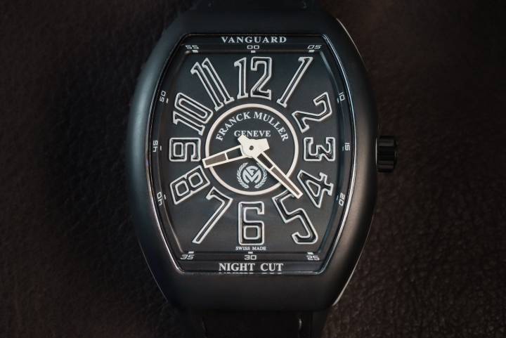 La nouvelle Vanguard Slim Night Cut bénéficie d'un mouvement automatique extra plat de manufacture. Les 24 premières pièces de cette collection sont vendues en exclusivité par Chronopassion, basé à Paris.