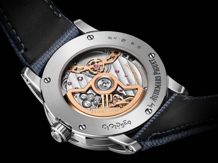 Audemars Piguet présente pour ses 150 ans un révolutionnaire calendrier perpétuel manipulable par la seule couronne, le Calibre 7138.