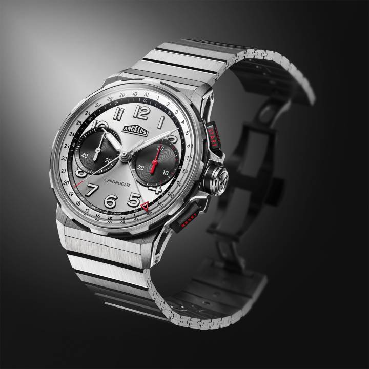 Outre Arnold & Son, Pascal Béchu est également à la tête d'Angelus. Ici le modèle Chronodate Titanium, Magnetic Silver Edition.