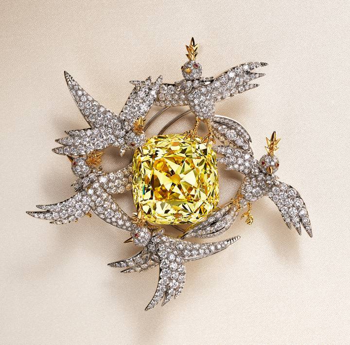 La nouvelle interprétation du légendaire Tiffany Diamond de 128,54 carats a été imaginée par Nathalie Verdeille, la directrice artistique joaillerie et haute joaillerie de Tiffany & Co.