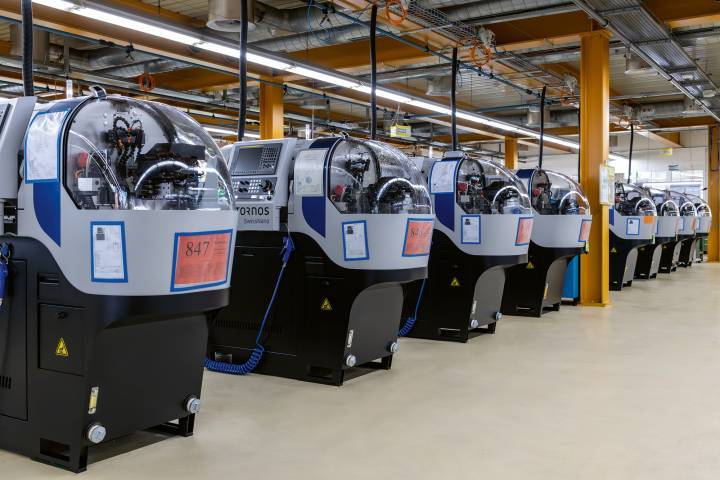 Quelques vues de l'impressionnant parc de machines de Dubois Dépraz, décolleteuses Tornos Swiss Nano et décolleteuses Citizen 3.