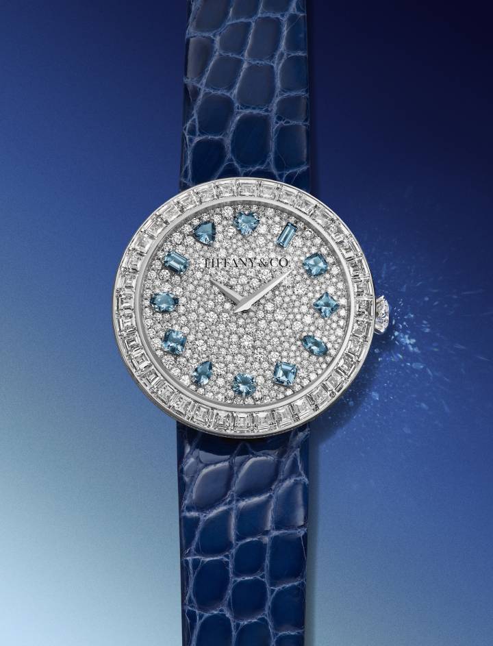 Les nouvelles montres Eternity Baguette mettent en valeur le savoir-faire de Tiffany & Co. dans les diamants, les pierres de couleur et le sertissage.