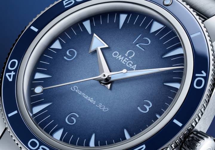 Summer Blue, une série spéciale de 11 montres, rend hommage à la Seamaster qui célèbre ses 75 ans en 2023.