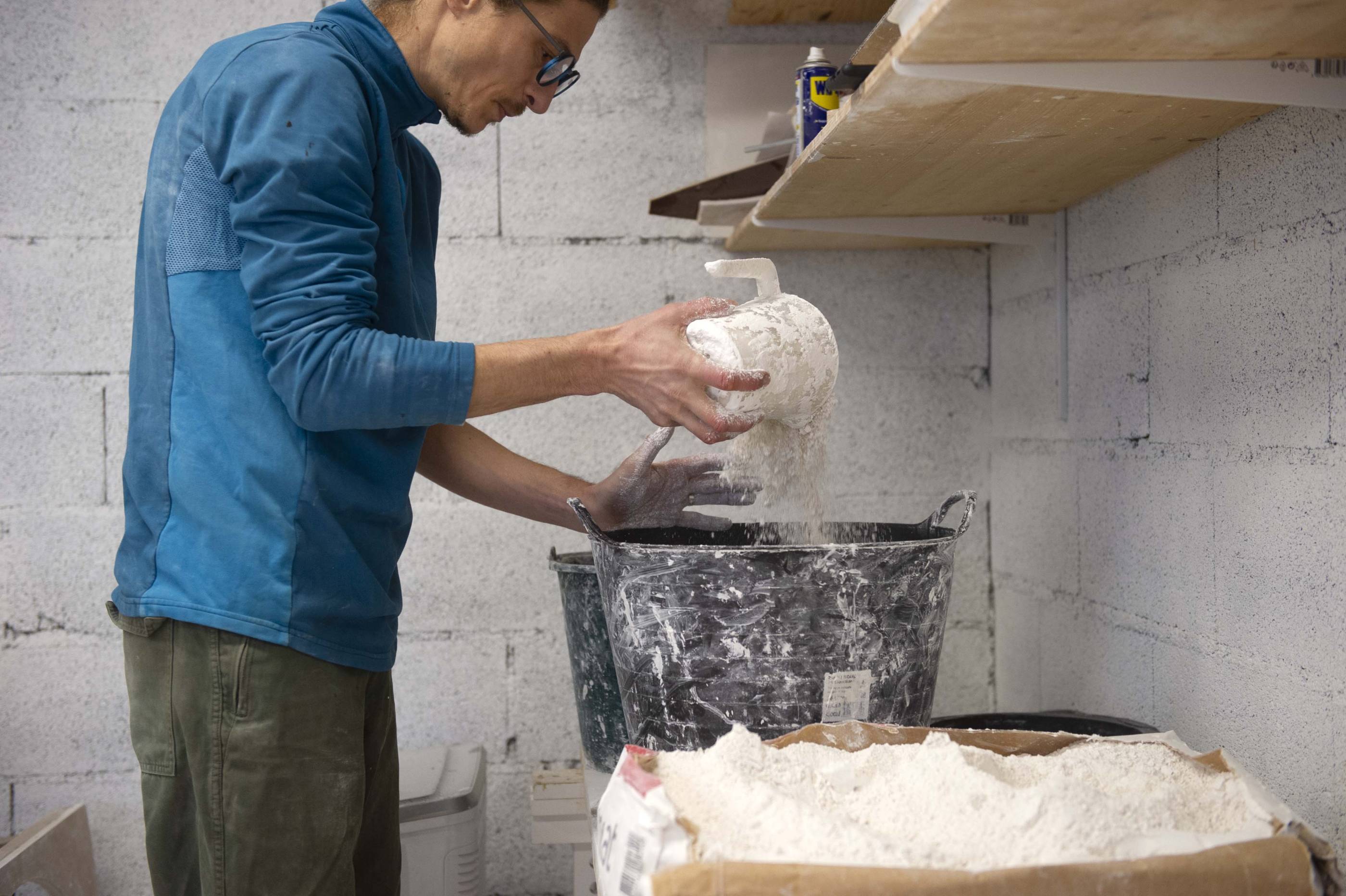 Globe Sauter & Cie: La Terre, façonnée à la main