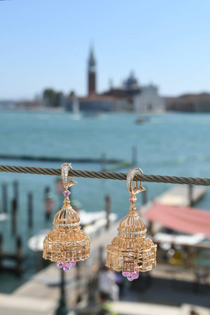 Basilica della Salute, boucles d'oreilles en or et saphirs roses