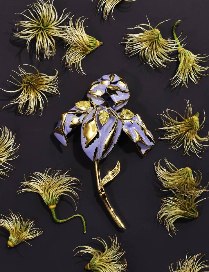 Tiffany & Co. - Collection Botanica: Blue Book 2022, Broche iris en or jaune 18k avec émail et diamants Fancy Intense Yellow