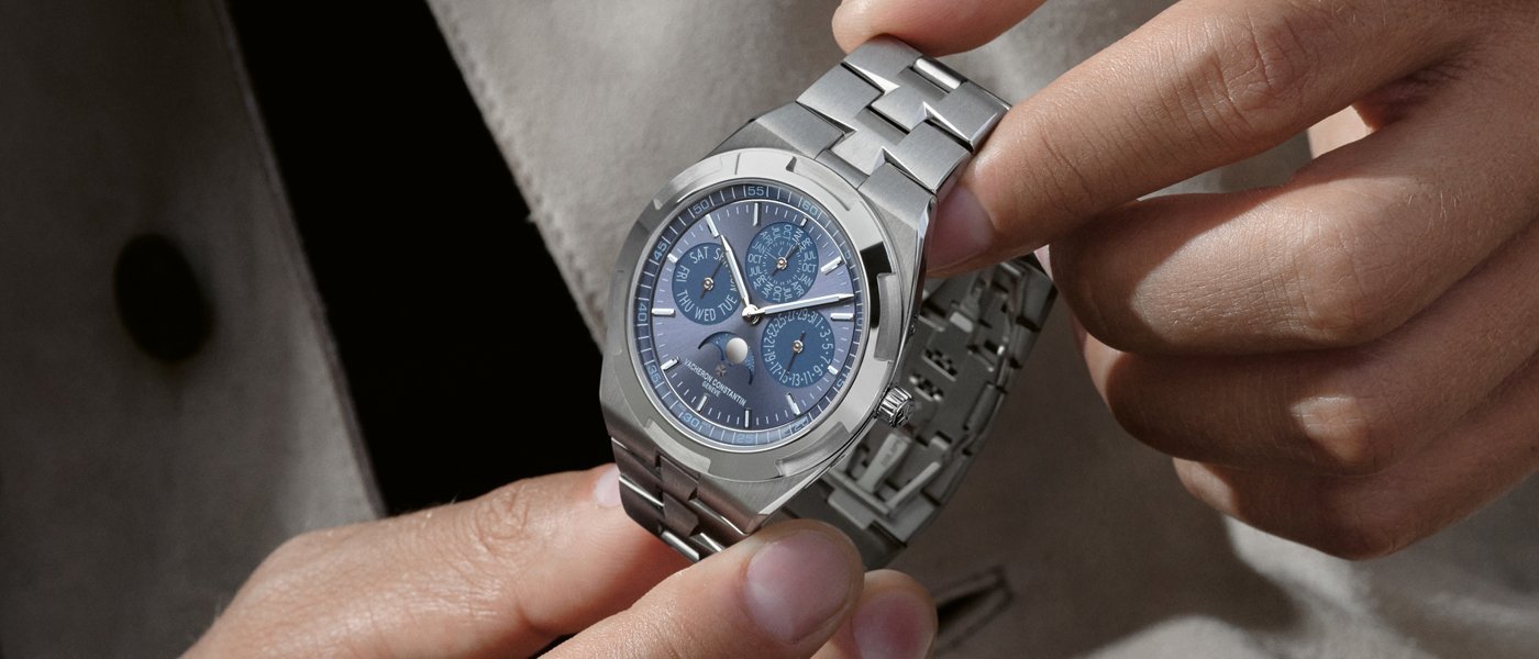 Vacheron Constantin Overseas Quantième Perpétuel Ultra-Plate Cadran Azur