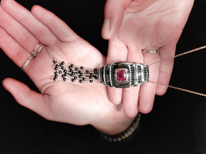 Juliette Perpatoros remporte le Concours Bucherer Fine Jewellery
