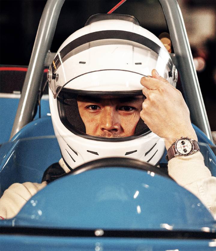 Pour sa deuxième ligne, Depancel s'inspire du monde de la course automobile vintage des années 1960 avec des chronographes ronds bi- ou tri-compax.