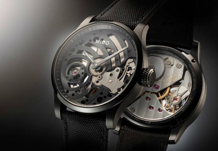 D'un diamètre de 44 mm pour sa boite en titane traitée PVD noir, la Multifort Mechanical Skeleton Limited Edition, sans cadran, affiche son mouvement squelette (une première pour Mido) avec les aiguilles intégrées directement à la platine noire décorée de Côtes de Genève. Série limitée à 999 pièces numérotées.