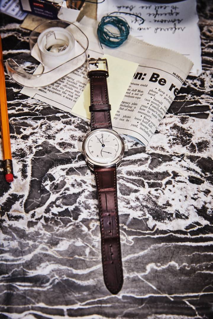 Pour Ruscha, comme le souligne la campagne, «bien employer son temps ne signifie pas courir après l'extraordinaire, mais le déceler dans les choses les plus simples. Suivre les étincelles d'inspiration, même les plus modestes, et se laisser guider. Une station-service. Un mot. Le logo de la 20th Century Fox. Un musée en flammes. Une phrase qui fait sourire. Observer, saisir, transformer: voilà ce qu'est un temps bien investi.»