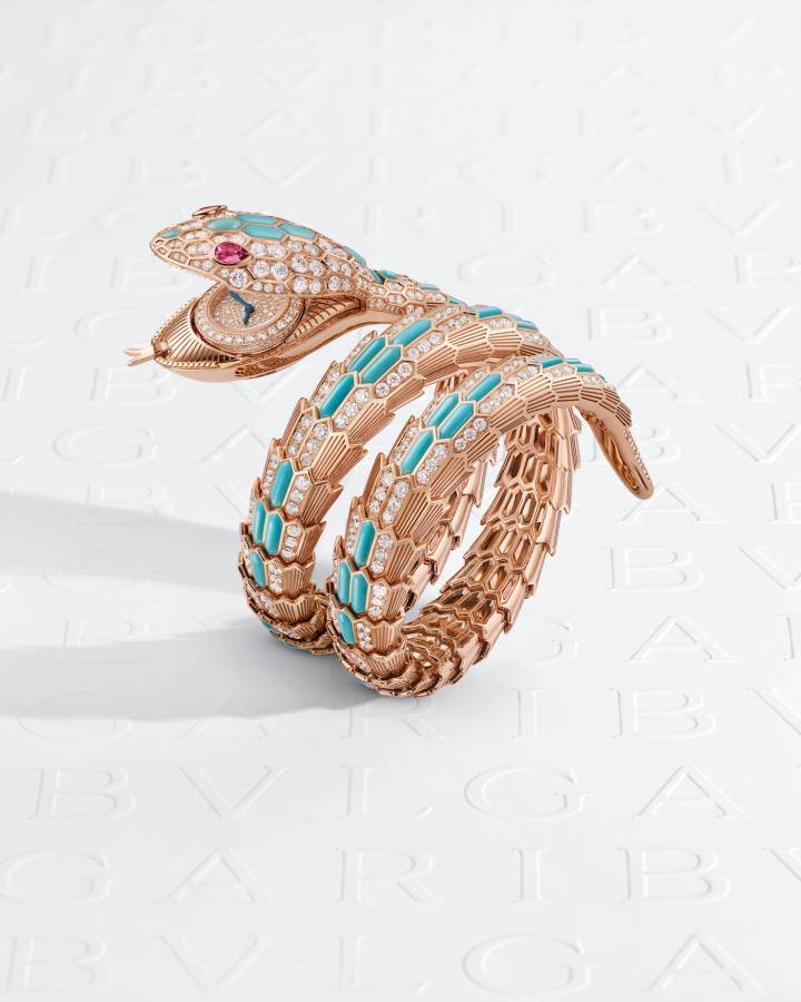 L'une des quatre versions de la nouvelle Serpenti Misteriosi dotée du mouvement mécanique Piccolissimo, l'un des plus petits au monde, entièrement conçu et produit au sein de la Manufacture Bulgari du Sentier. 