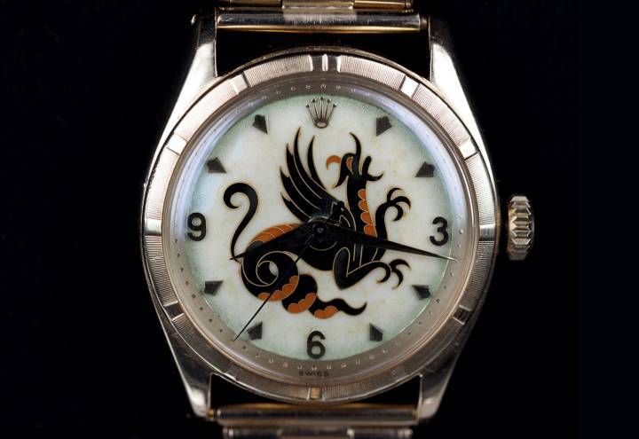 Estimate CHF 500,000–1,000,000. Sold for CHF 670,000. A highly important and most attractive yellow gold ROLEX 1952 wristwatch with cloisonné enamel dial depicting a dragon. The dial was made by one of Geneva's most acclaimed enamellers, Mrs Nelly Richard, who worked with Stern to produce the dials of some of the most sought-after Rolex watches to date.