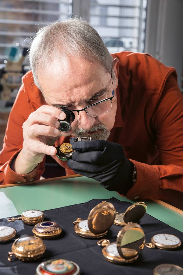 Christian Etienne dans sa Clinique Horlogère, mars 2024. Photo Guillaume Perret
