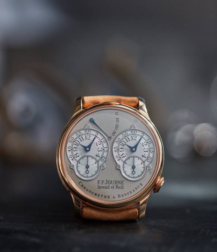 A Collected Man est particulièrement réputé pour sa sélection de modèles F.P. Journe, comme le Chronomètre à Résonance en or rose illustré ici.