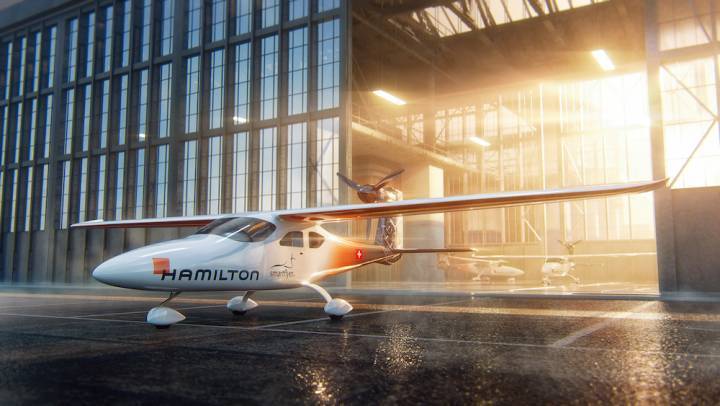 Hamilton a renouvelé son soutien à Smartflyer, une start-up qui planche sur l'élaboration d'un aéronef hybride-électrique afin de rendre le transport aérien plus durable. 