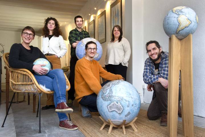 Globe Sauter & Cie: La Terre, façonnée à la main