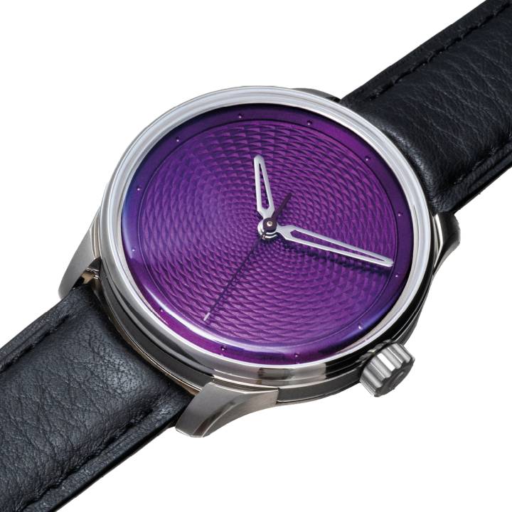Signal tonique: l'horlogerie française en style estival