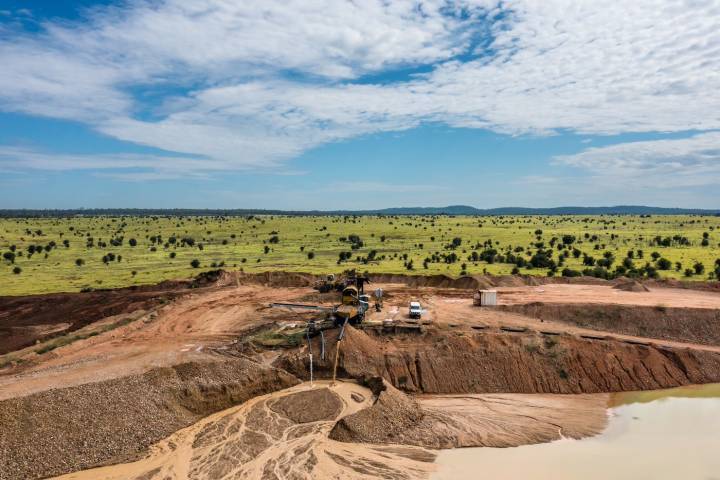 Fura Gems à l'offensive dans la pierre de couleur