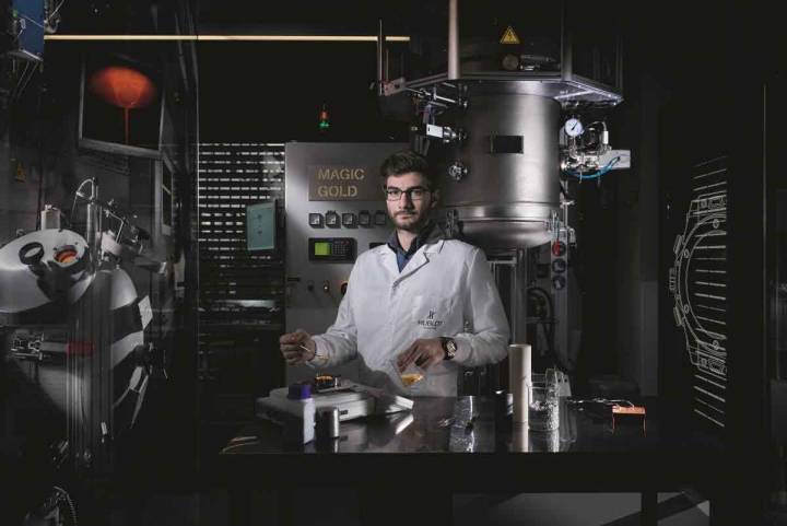 Dans le laboratoire dédié au Magic Gold au sein de la Manufacture Hublot, à Nyon.