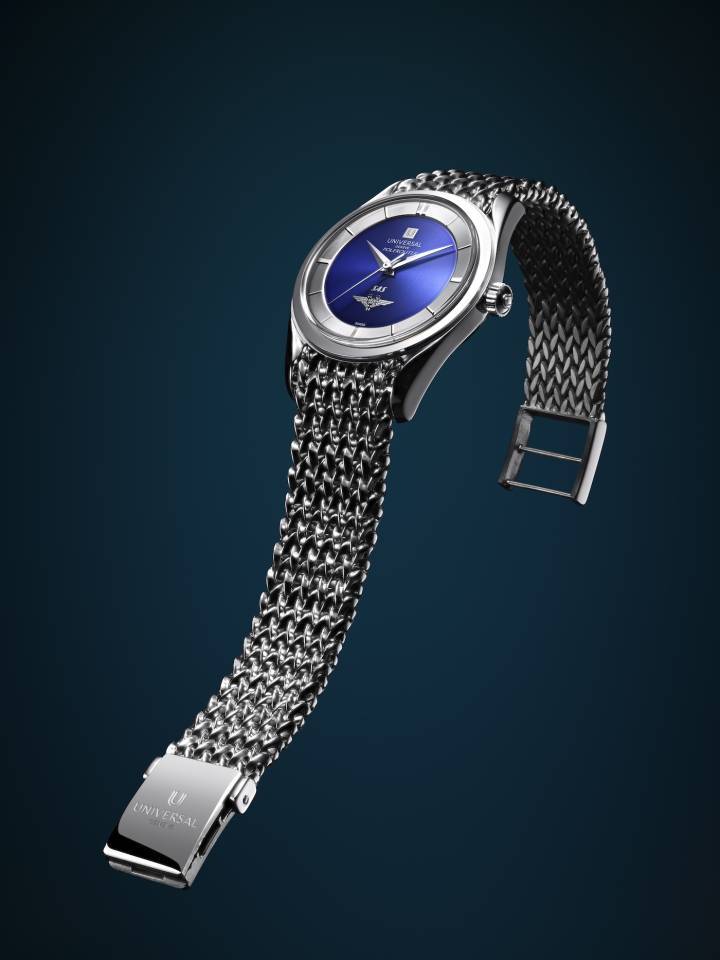 Cette pièce unique Universal Genève SAS Polerouter, au bracelet maille «polonaise» fabriqué à la main par Laurent Jolliet, a été vendue pour 71'120 CHF le 10 mai 2025 à Genève par la maison de ventes aux enchères Phillips (lot 75). Le résultat de cette vente a été offert à l'école d'arts de Genève afin de promouvoir la formation au métier de chaîniste.