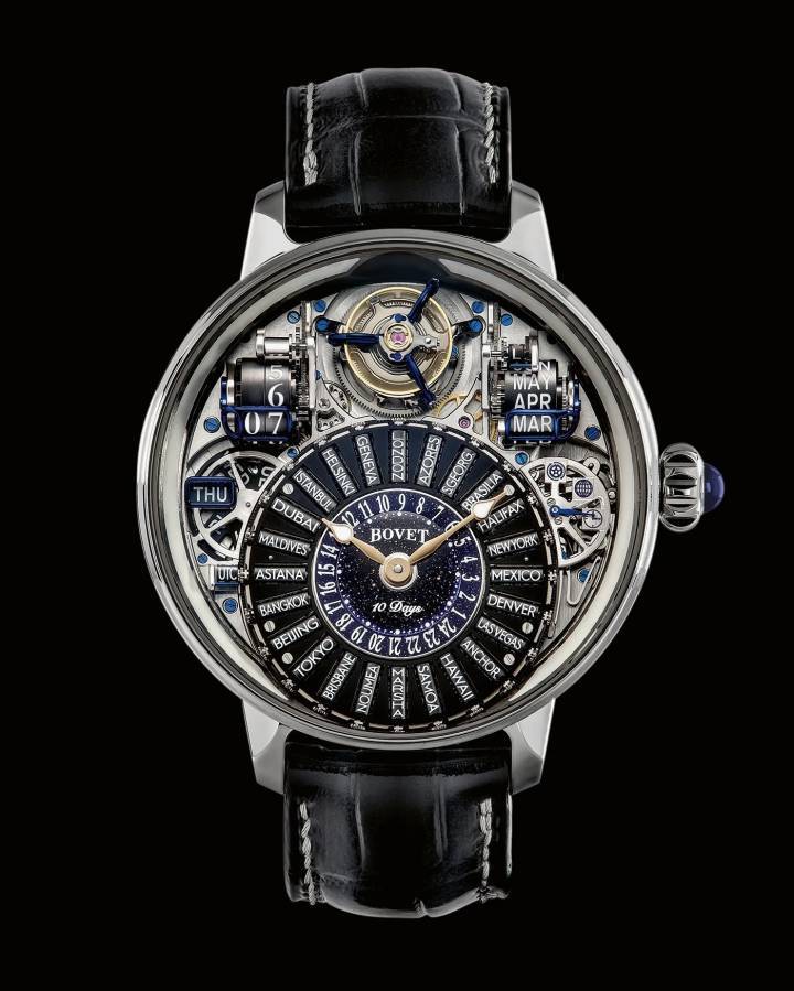 Dernier-né parmi les grandes complications de Bovet, le modèle Récital 28 Prowess 1 est le premier garde-temps au monde à résoudre le problème du changement d'heure saisonnier. 