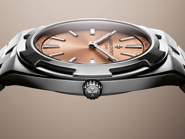 Vacheron Constantin Overseas Automatique Ultra-Plate: l'ultra-finesse dans une vision durable