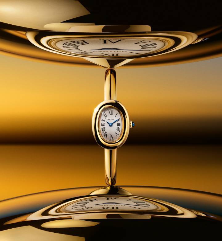 Depuis sa création en 1912, la montre Baignoire connaît de multiples variations. En or rose, jaune ou toute pavée, elle affiche cette année de nouvelles proportions.