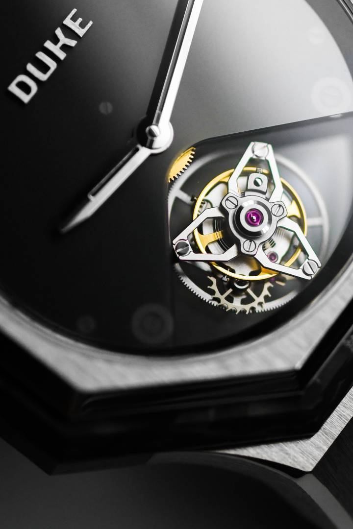 Le premier modèle de Duke, First Edition Clarity Tourbillon, fait l'éloge de l'épure absolue. Il est limité à huit exemplaires.