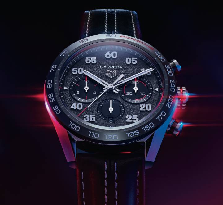 Chronographe TAG Heuer Carrera Porsche: une édition spéciale de 44 mm équipée du Calibre Heuer 02 Automatique, qui lance le partenariat.