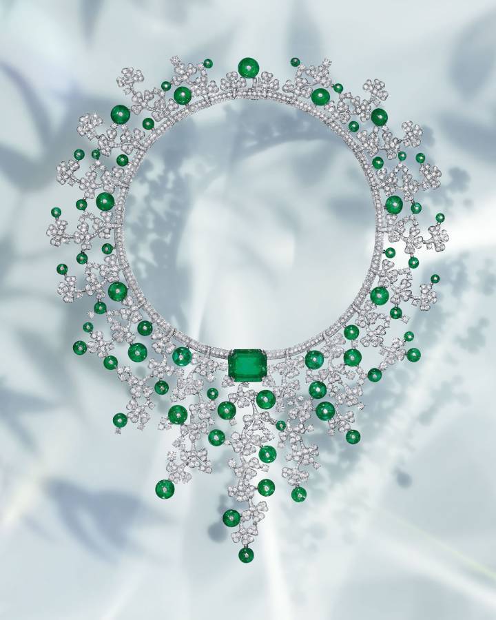 Bulgari - Collection The Garden of Wonders Collier collier Emerald Venus inspiré d'une fougère méditerranéenne avec son émeraude colombienne de 20 carats en pierre de centre