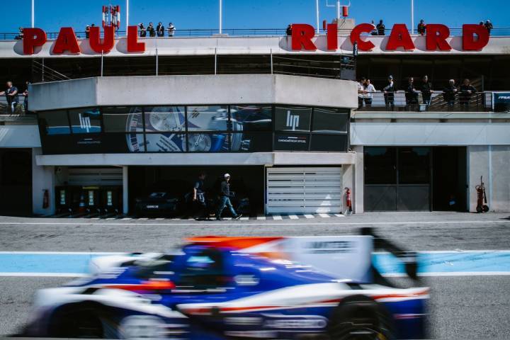 C'est au circuit du Castellet, à l'occasion du Grand Prix de France Historique dont Lip est chronométreur officiel, que la marque a présenté son nouveau calibre R26 équipant trois nouvelles lignes. Elle y a aussi présenté un modèle dédié à l'événement, un Chronographe Rallye Méca-Quartz aux couleurs du Grand Prix.