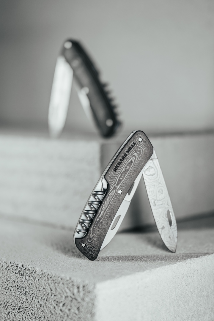 Le couteau Striking™, réalisé par Ateliers du Jura en collaboration avec Richard Mille.