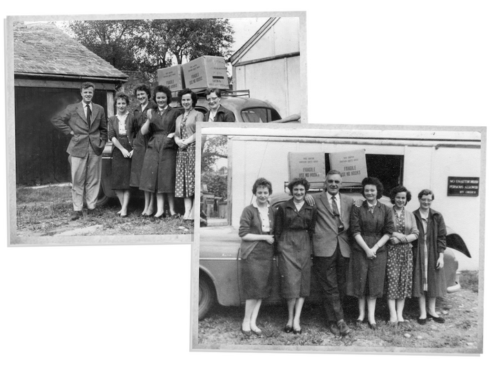 En 1962, les ateliers de Wolf sont provisoirement établis en Irlande, avant d'être transférés au Pays de Galles la même année. On voit notamment Philip Wolf IV, le père du directeur actuel Simon Wolf, aux côtés de collaborateurs. 
