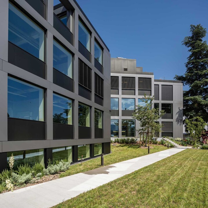 Nouveaux bâtiments des Cadraniers de Genève et des Boîtiers de Genève, inaugurés en juin 2023, à Meyrin, près de Genève