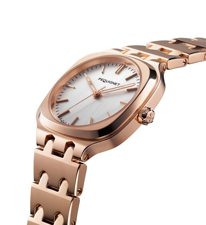 En version miniature (30 mm), la Concorde se pare également d'or rose pour le salon Watches and Wonders. 