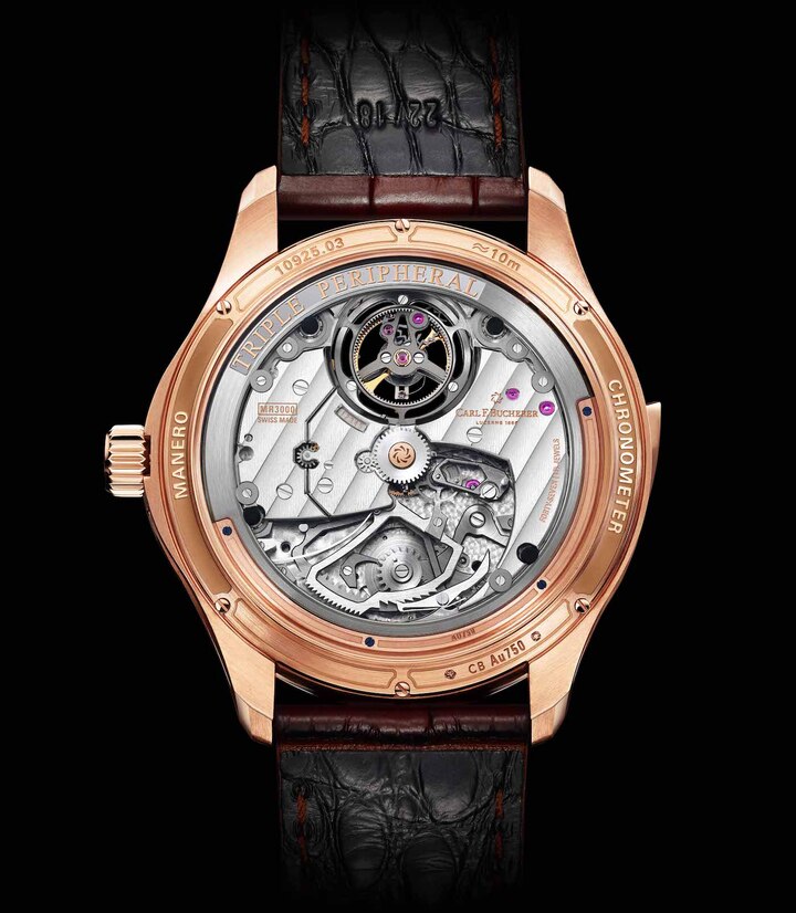 Equipant la Manero Minute Repeater Symphony Triple Peripheral, limitée à 88 pièces, le calibre de manufacture MR3000 aux finitions élaborées et certifié COSC dispose d'une réserve de marche de 65 heures. 