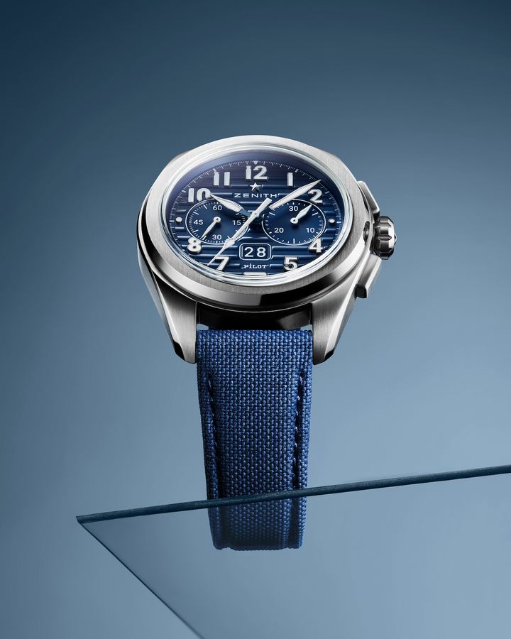  L'affichage surdimensionné de la date de la Pilot Big Date Flyback Boutique Edition bénéficie d'un mécanisme breveté de nouvelle génération qui fait avancer et stabilise les deux disques en moins de 0,03 seconde. 
